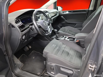 Volkswagen Touran 2022, photo 4/4