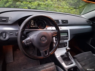 Volkswagen Passat 2010, photo 3/5