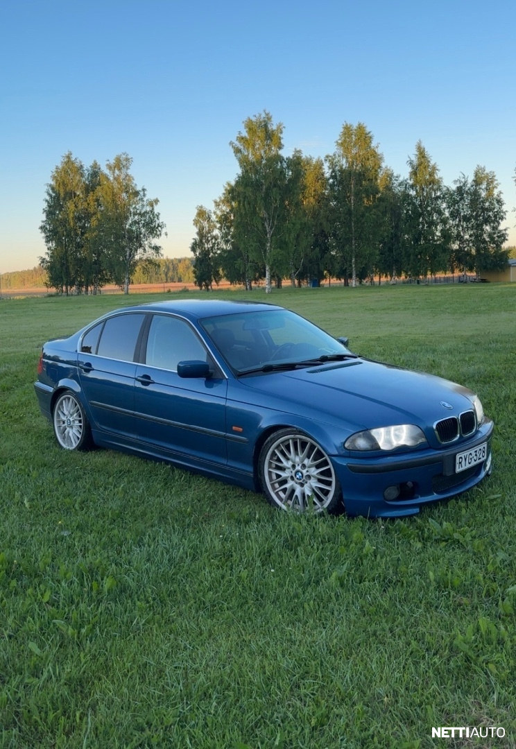 BMW 320