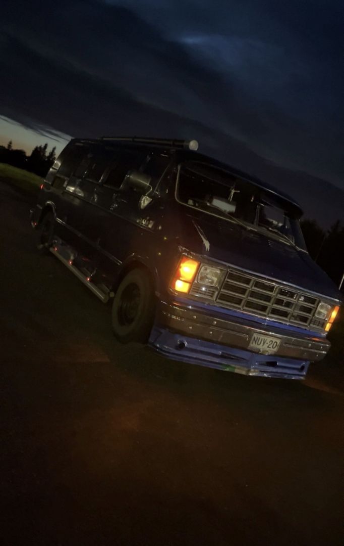 Dodge Ram B250