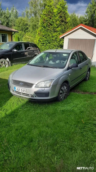 Ford Focus Trend sedan 1.6 100 hv 2005, kuva 3/16