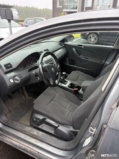 Volkswagen Passat 2005, photo 4/8