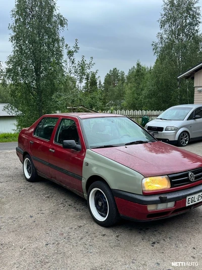 Volkswagen Vento 1995, kuva 2/10