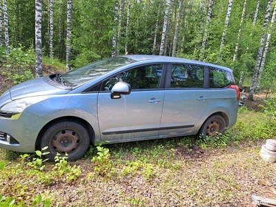 Peugeot 5008 2011, photo 4/6