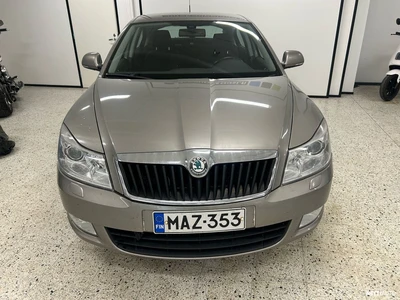 Skoda Octavia 1,2 TSI Elegance 2010, kuva 3/19