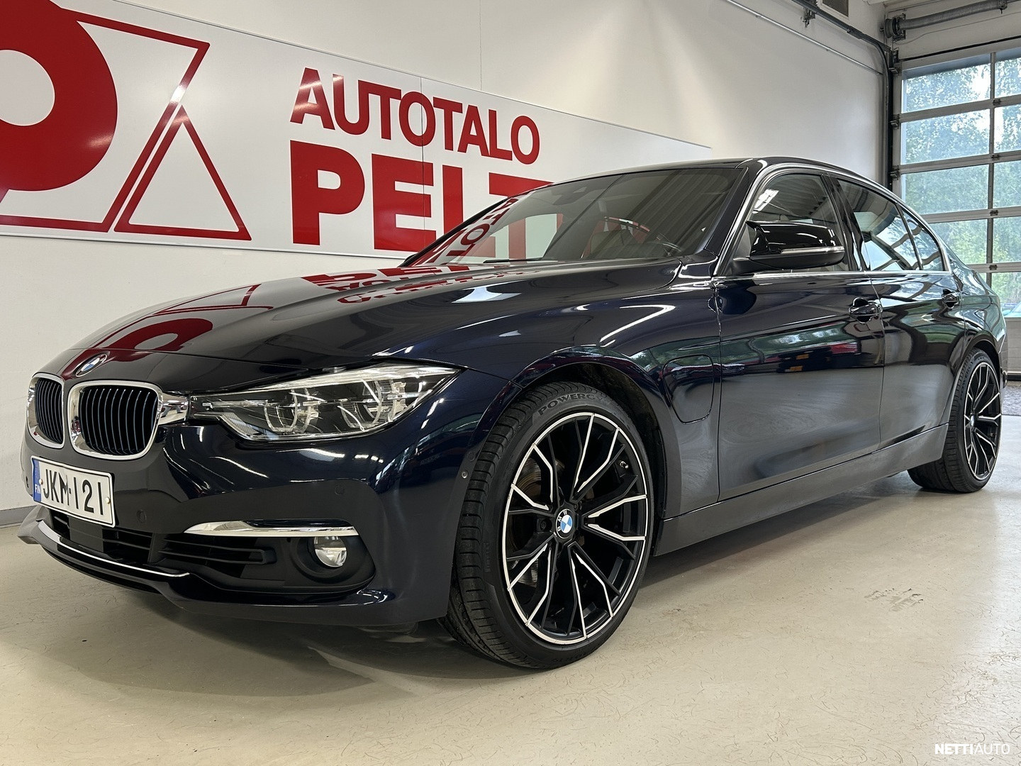 BMW 330
