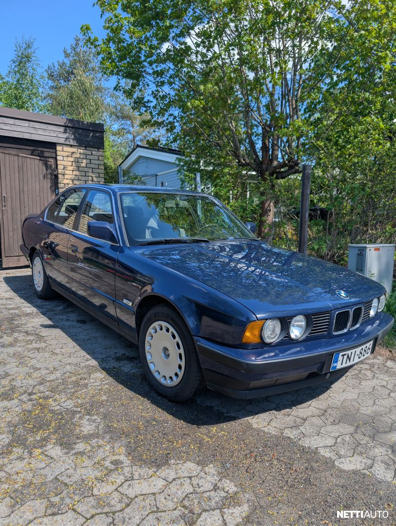 BMW 525
