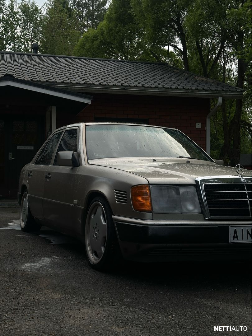 Mercedes-Benz 300