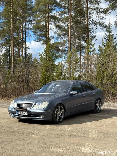 Mercedes-Benz E 220 2003, kuva 2/12