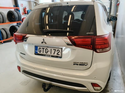 Mitsubishi Outlander PHEV 2016, kuva 6/25