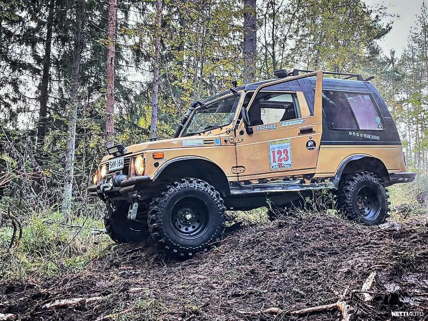 Suzuki SJ413