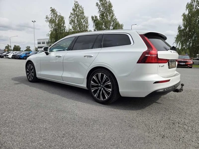 Volvo V60 2024, photo 7/18
