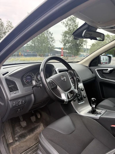 Volvo XC60 2012, photo 6/6
