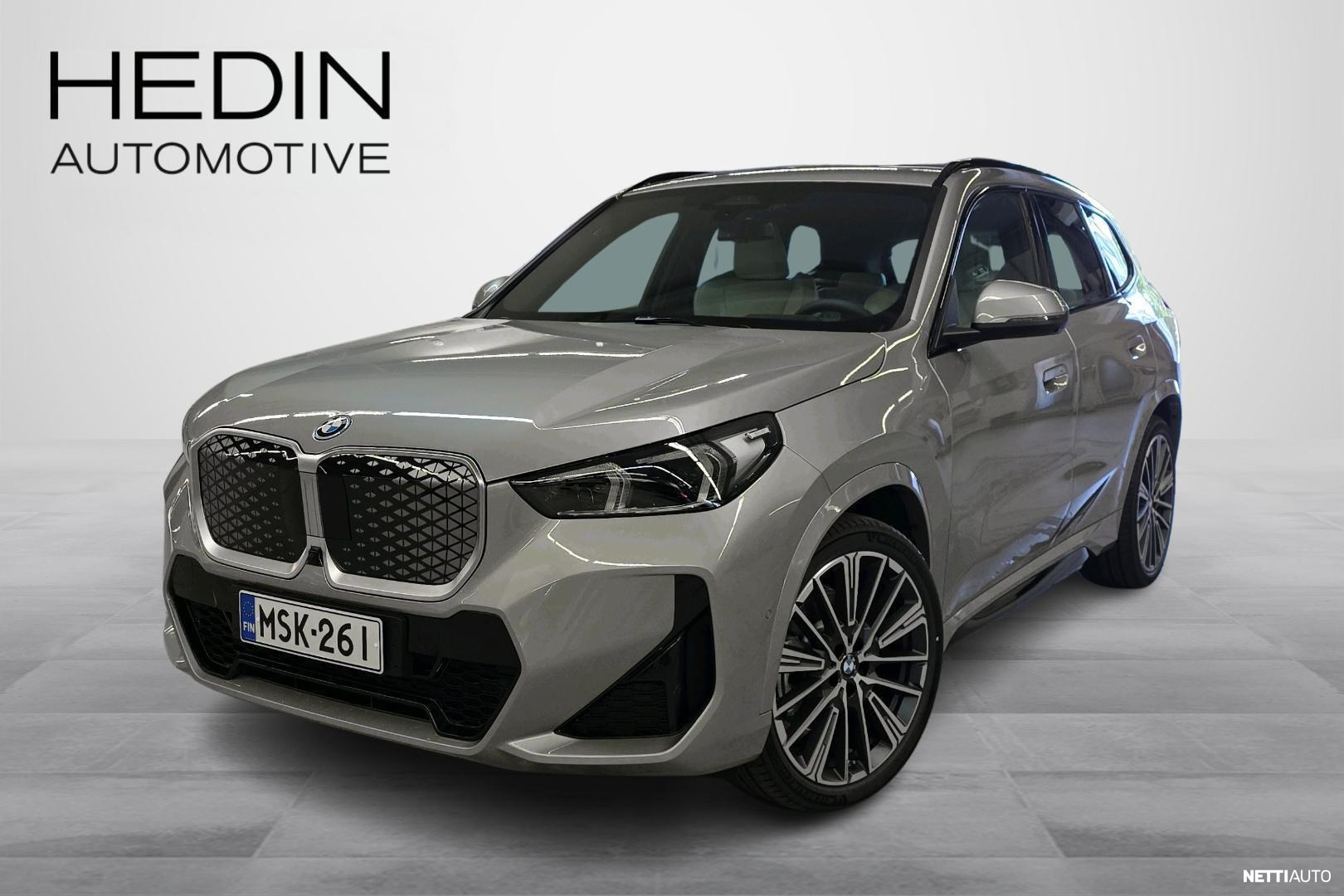BMW iX1