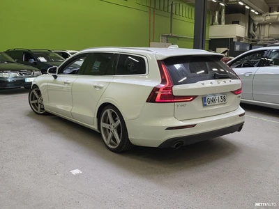 Volvo V60 T5 AWD Business aut 2020, kuva 2/7