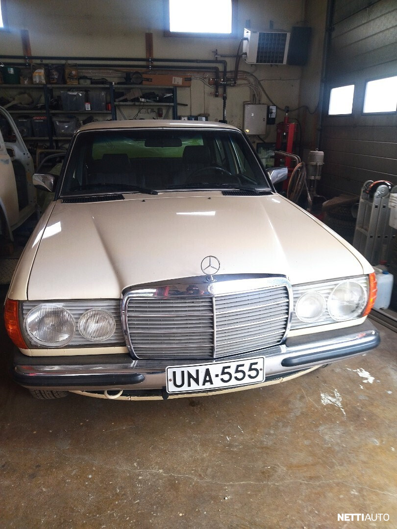 Mercedes-Benz 250