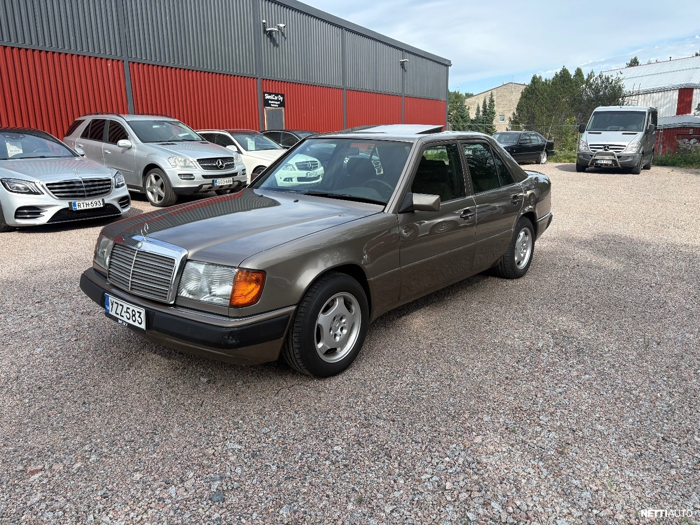 Mercedes-Benz 200