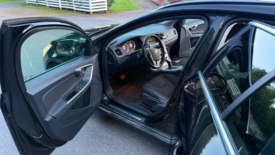 Volvo V60 D2 Momentum Business aut 2013, kuva 7/13