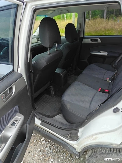 Subaru Forester 2010, photo 6/17