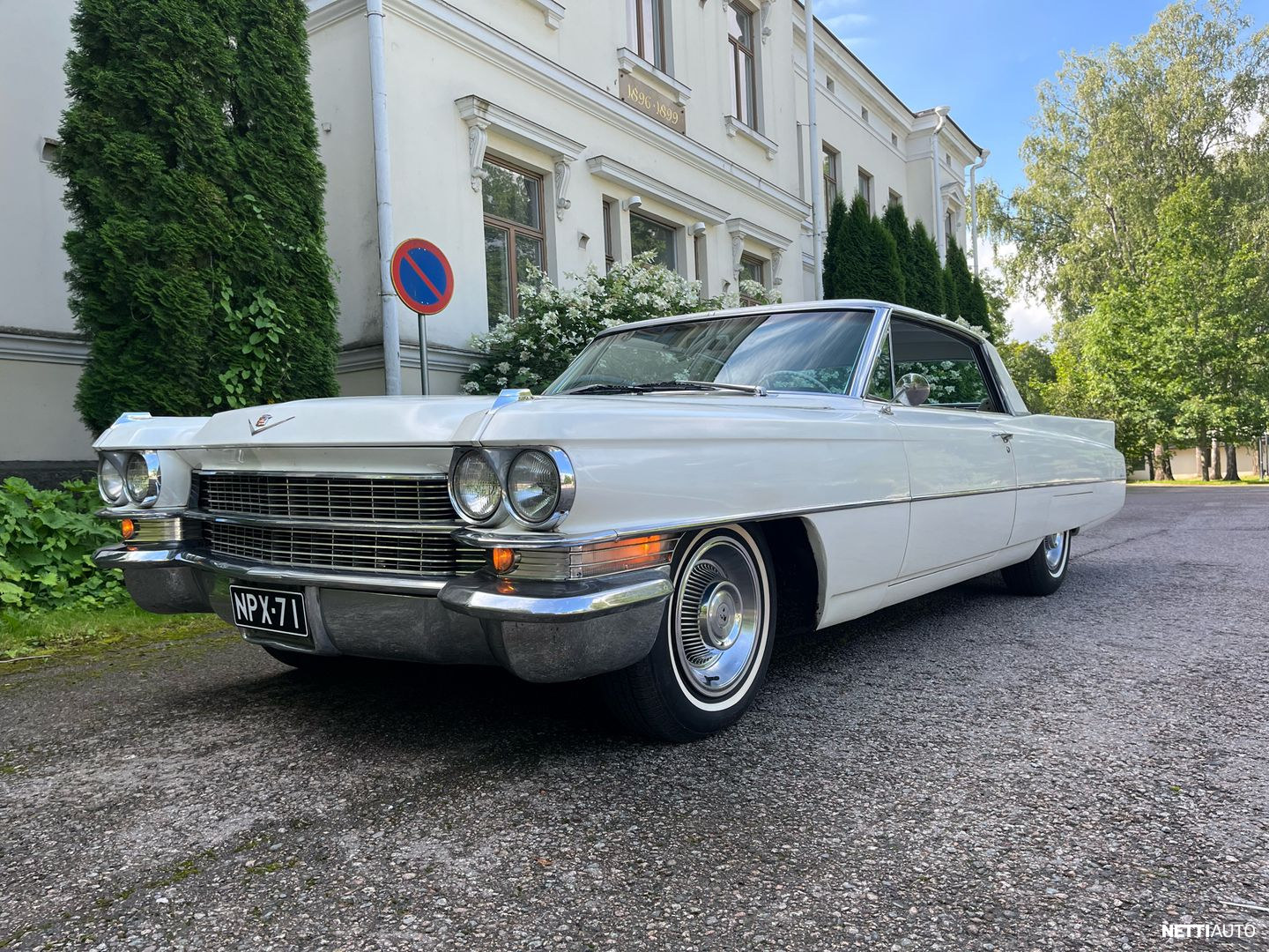 Cadillac De Ville