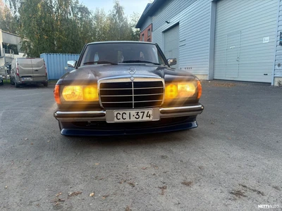 Mercedes-Benz 230 1976, kuva 5/16