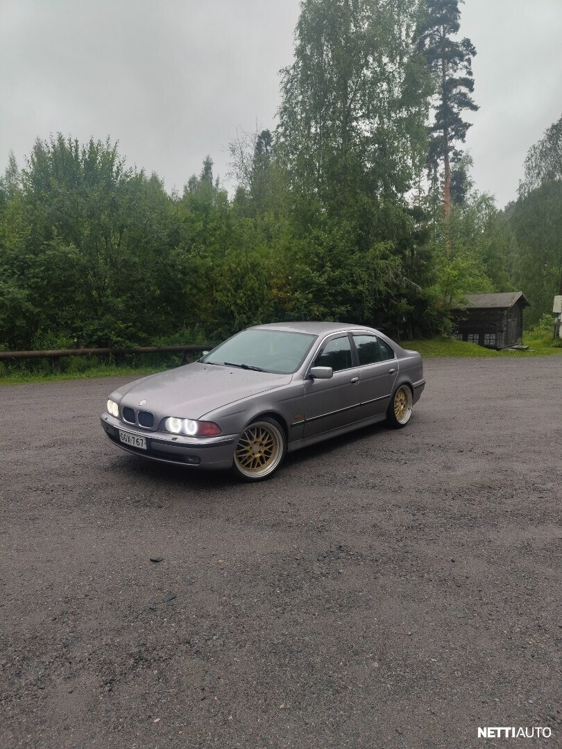BMW 525