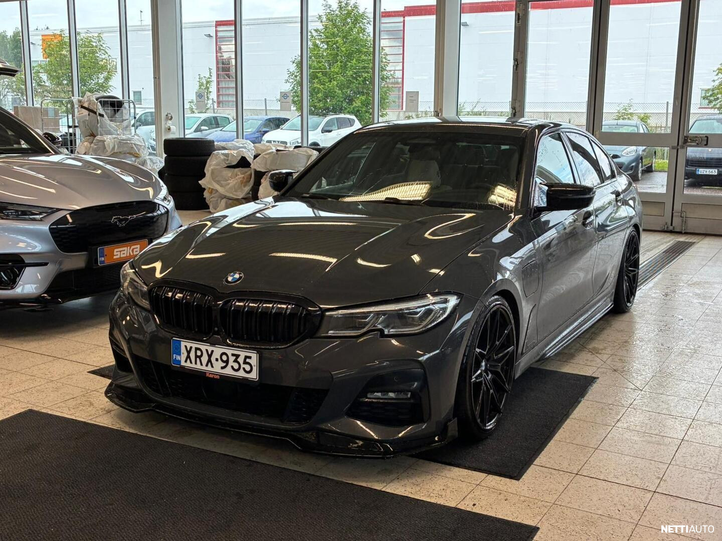 BMW 330