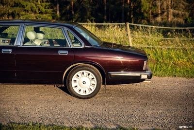 Jaguar XJ6 XJ40 Insignia 1993, photo 5/60