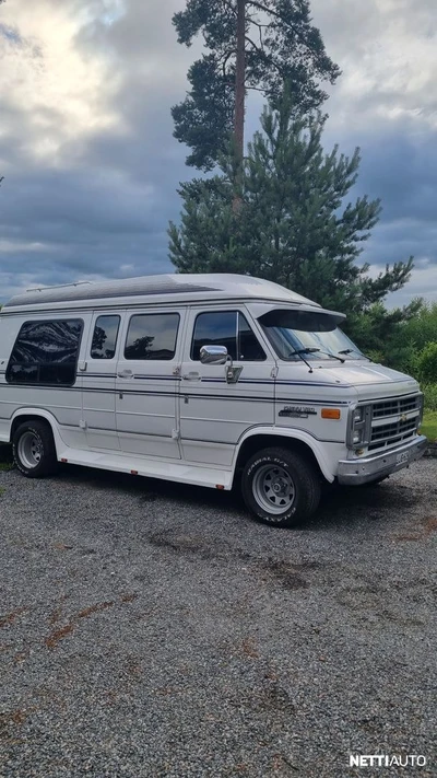 Chevrolet Chevy Van 1995, kuva 2/14