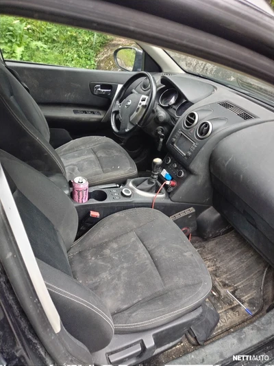 Nissan Qashqai+2 2011, kuva 8/8