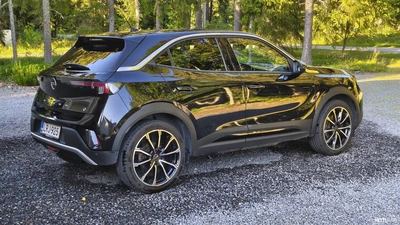 Opel Mokka-e Executive 136 automaatti 2022, photo 2/24