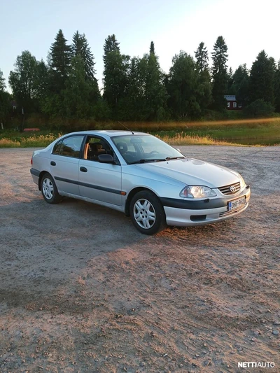 Toyota Avensis 2002, kuva 2/10