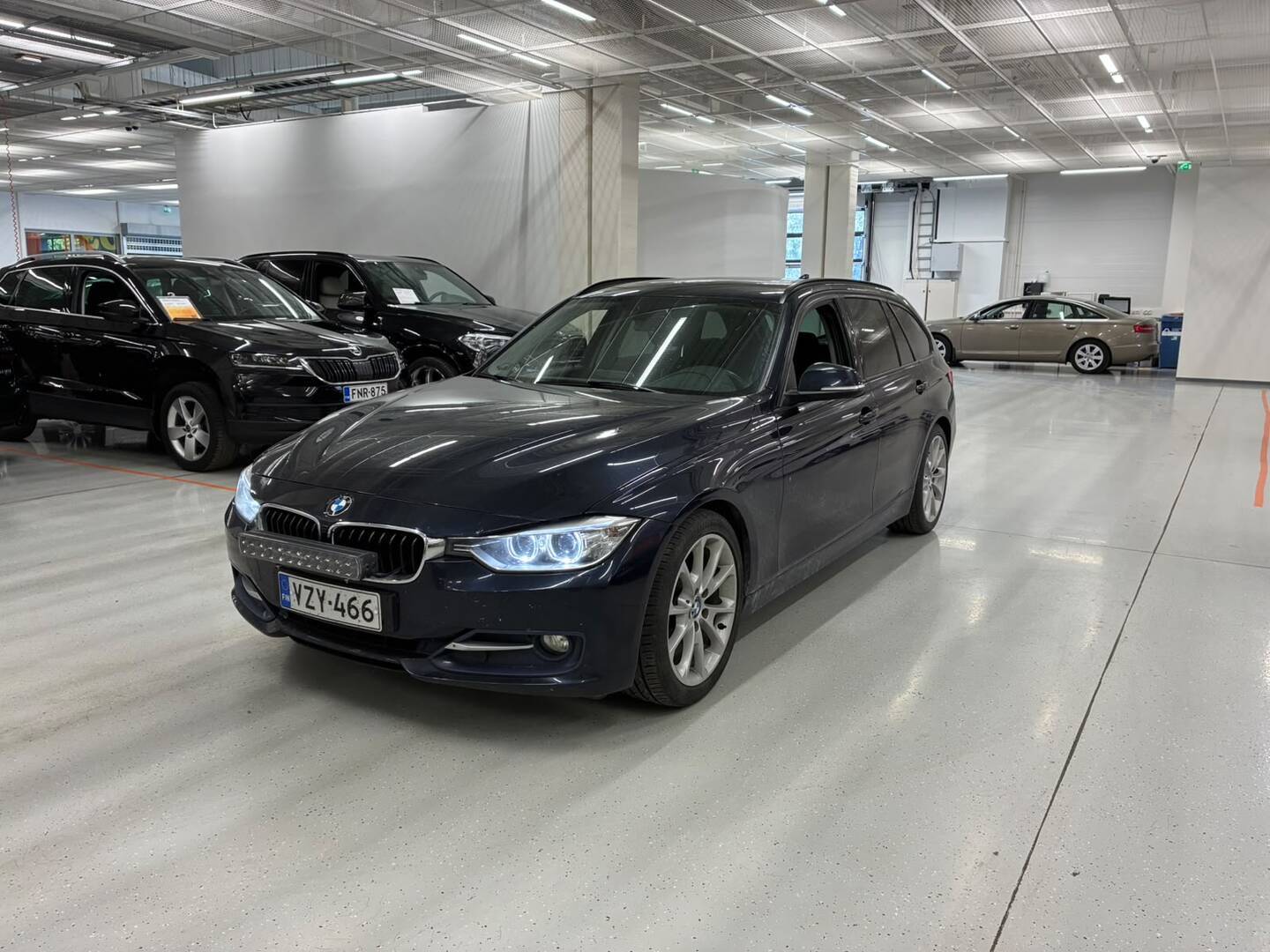 BMW 320 320d Farmari (AC) 4ov 1995cm3 A