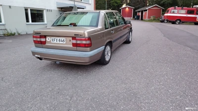 Volvo 850 2,4 20V 4d 1993, photo 4/16