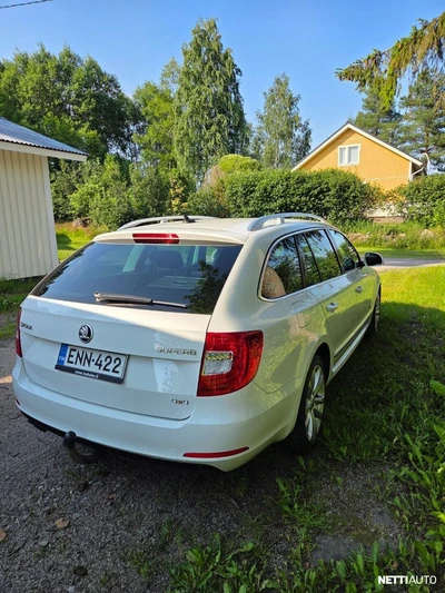 Skoda Superb 2015, photo 2/11