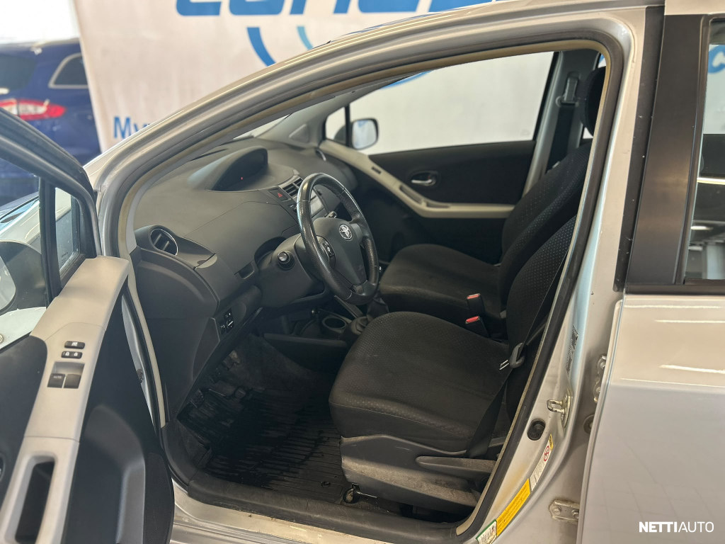 Toyota Yaris 2011, photo 5/13
