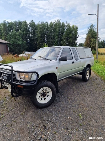 Toyota Hilux 1990, kuva 4/10