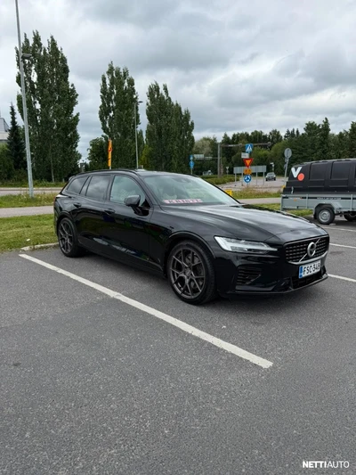 Volvo V60 T8 TwE AWD R-Design aut 2021, kuva 2/10