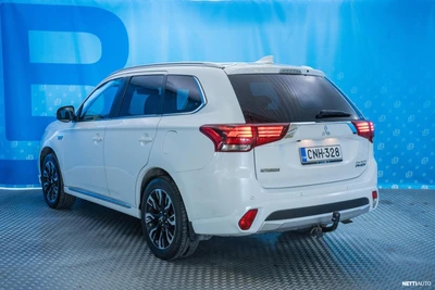 Mitsubishi Outlander PHEV 2016, kuva 6/26
