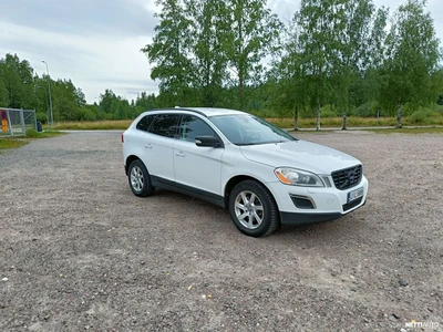 Volvo XC60 D3 AWD Momentum aut 2011, photo 2/9