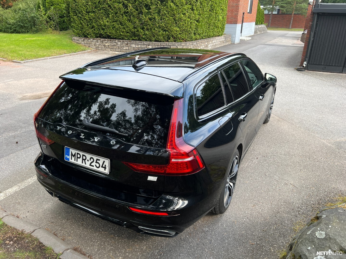 Volvo V60 2021, photo 3/7
