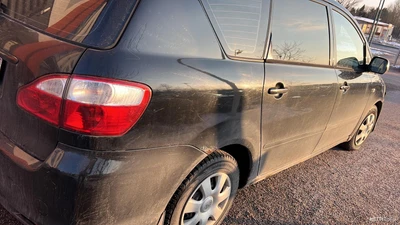 Toyota Avensis Verso 2,0 bensa Automatic 2003, photo 1/5