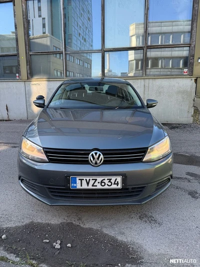 Volkswagen Jetta 2012, photo 2/10