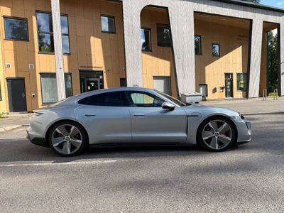 Porsche Taycan 4S 2020, kuva 6/15