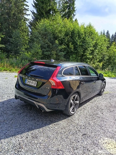 Volvo V60 T3 R-Design 2016, kuva 3/13