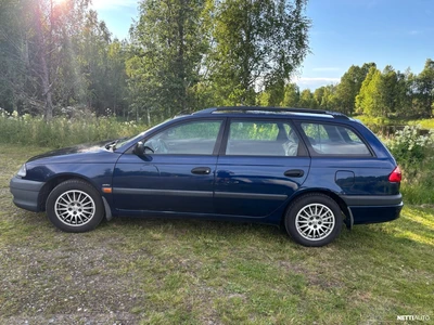 Toyota Avensis 2002, kuva 2/6
