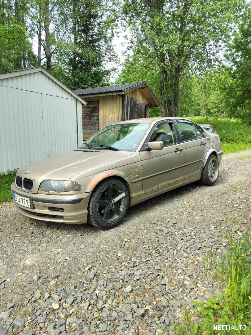BMW 320