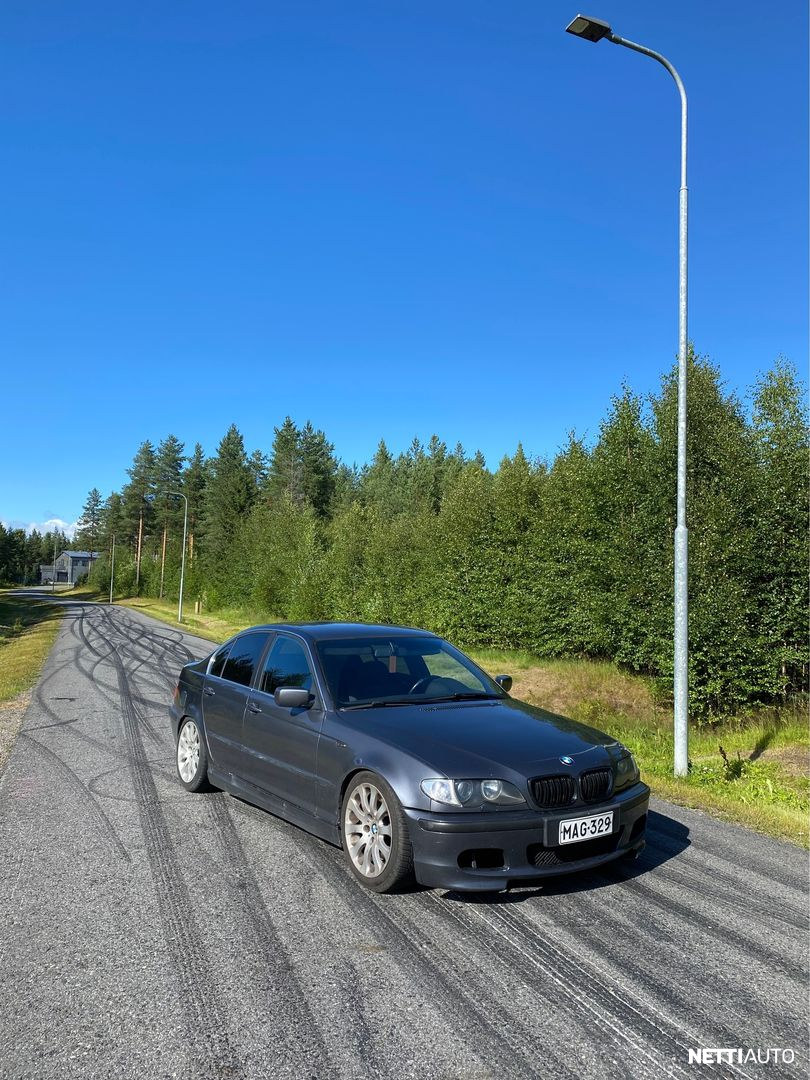 BMW 330