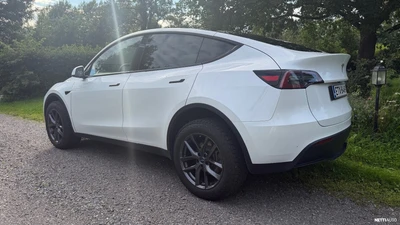 Tesla Model Y Long Range 2021, kuva 3/15