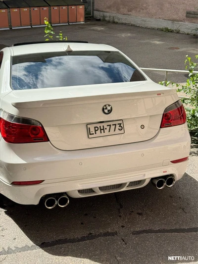 BMW 545 i 2004, kuva 7/24